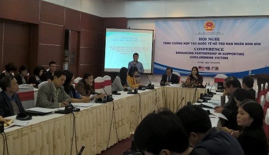 Hướng đến hỗ trợ toàn diện nạn nhân bom mìn ảnh 1